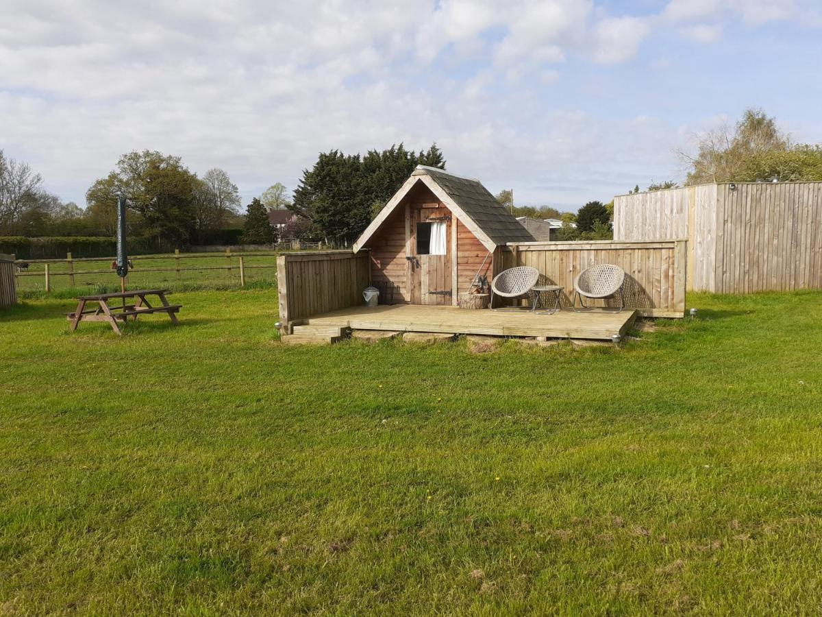 チッペナム Glamping At The Retreat Wiltshire Is Rural Blissヴィラ エクステリア 写真